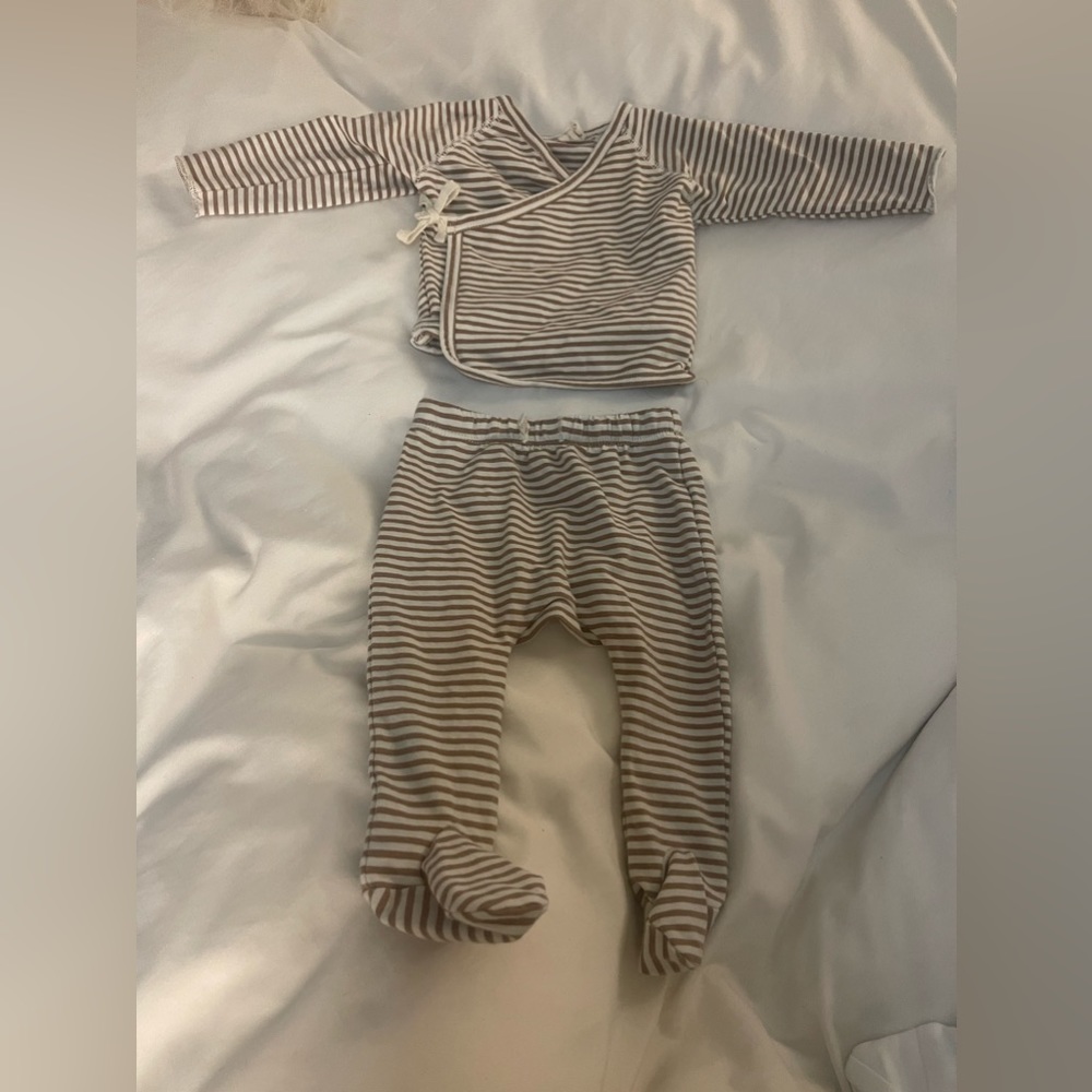 Quincy Mae 0-3 month 2 piece outfit. Jersey material.